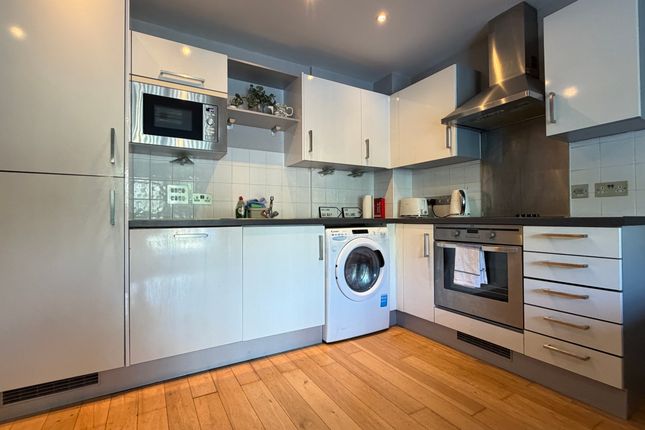 Flat 2, Bristol photo 3