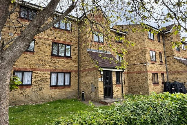 Flat 11, Wight House, Tolpits Lane, Watford photo 2
