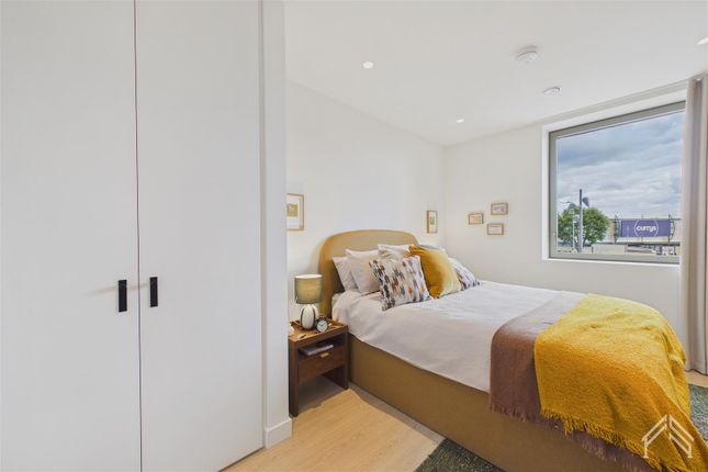 54325342, Ferry Island, 2 Heart Of Hale, London photo 4