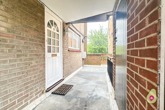 Thumbnail Maisonette for sale in Buttercup Square, Stanwell
