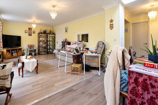 Reigate Avenue, Clacton on Sea photo 2