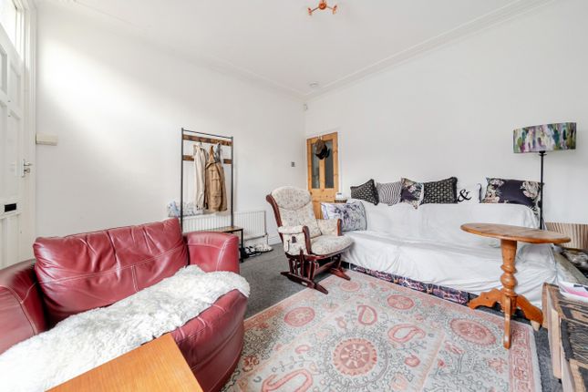 5, Bentley Grove, Leeds photo 2