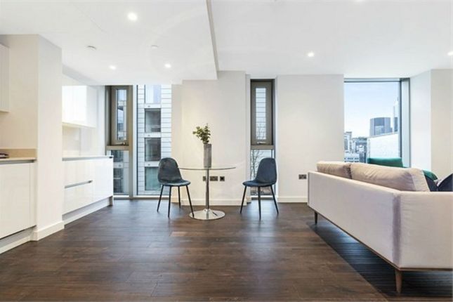 Flat for sale in Royal Mint Gardens, Tower Hill