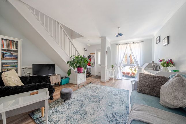 27 Plough Way, Winchester photo 3