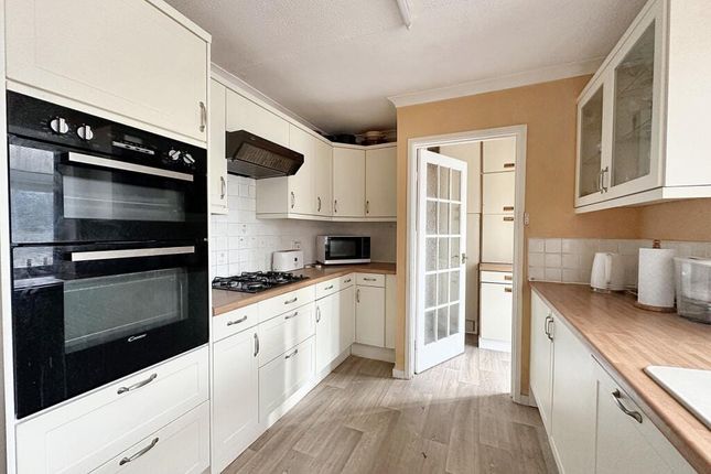 14, Kidmore Close, Bridport photo 4