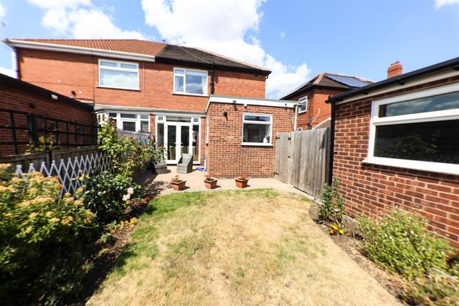 19, West Grove, Doncaster photo 3