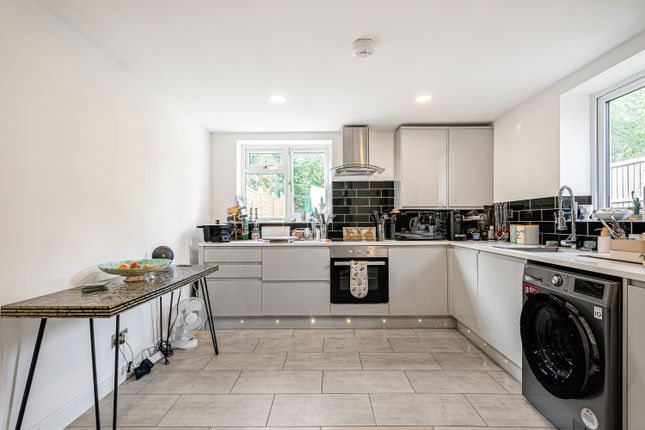 24A, Thistle Grove, Welwyn Garden City photo 3