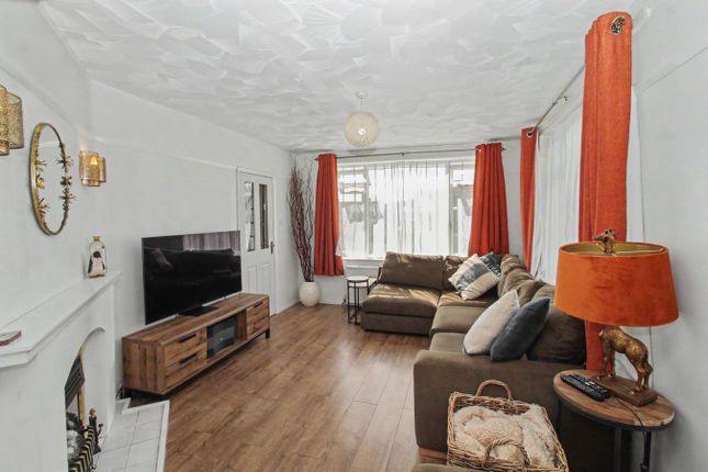 17, Linley Green, Leicester photo 4
