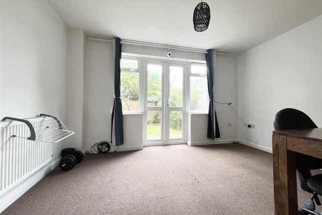 23, Balmoral Gardens, Congleton photo 2