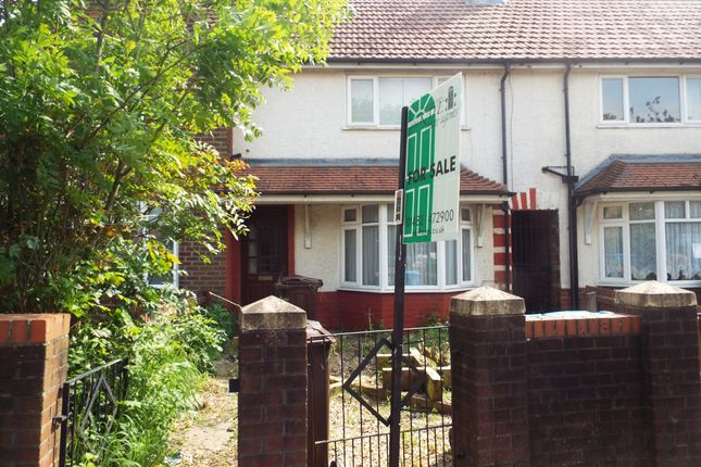 Thumbnail Terraced house for sale in Hall Road, Hull
