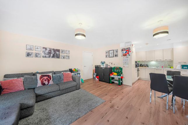 22 Braggowens Ley, Harlow photo 4
