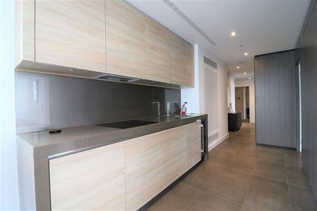Flat for sale in Chronicle Tower, City Road, London