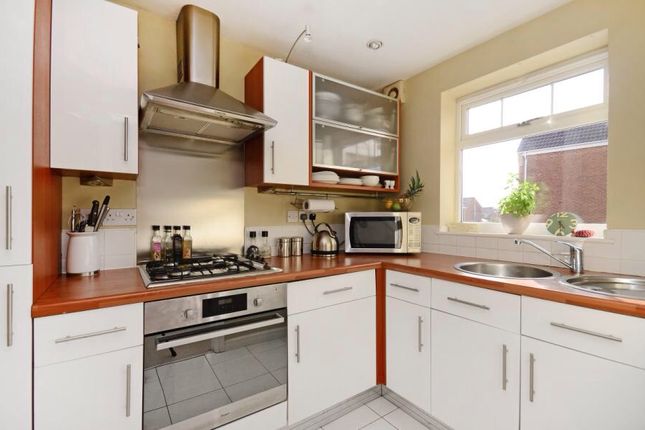 33, Juniper Close, Chesterfield photo 3