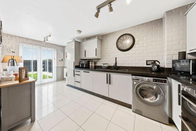82 Cardinal Way, Newton-Le-Willows photo 3