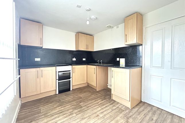 Flat 2, 64-66, Ousegate, Selby photo 4
