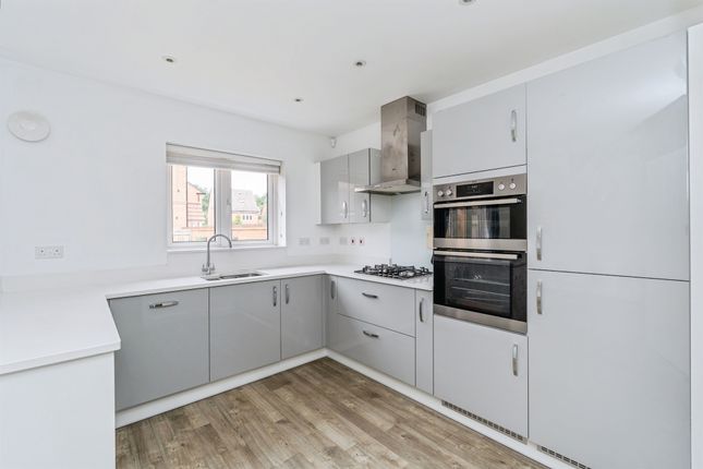 8, Bodding Avenue, Southampton photo 4