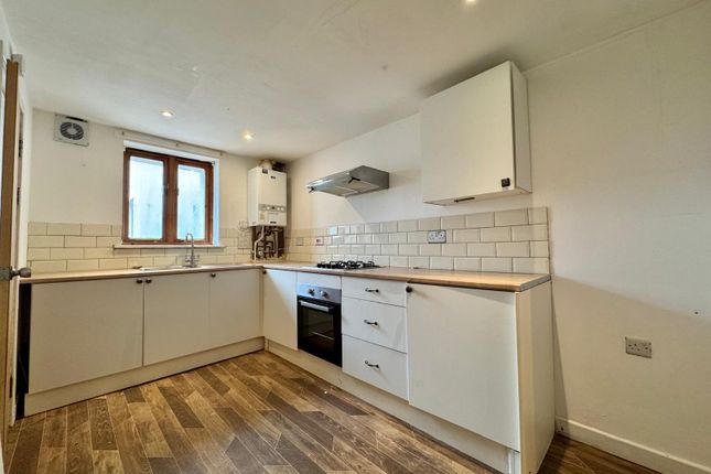 7 Winner Court, New Street, Paignton photo 3
