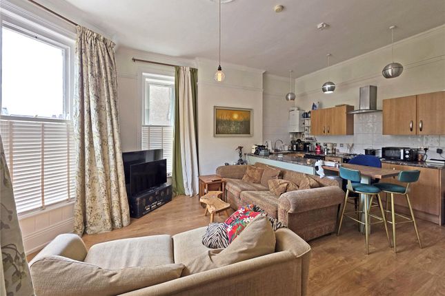 Flat 1,, Carlyon, Llandrindod Wells photo 4