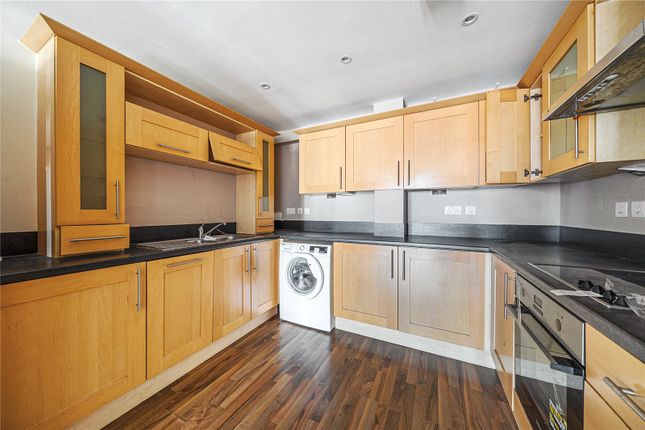 Flat 21, Central Walk,, Station Approach, Surrey photo 4