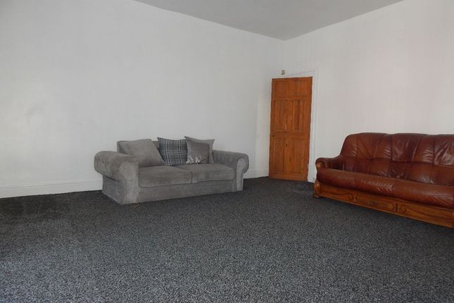 331 Staincliffe Road, Dewsbury photo 4
