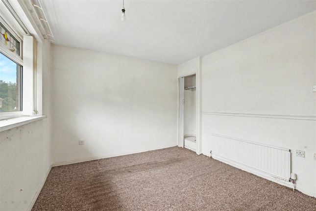 17, Ballerat Crescent, Nottingham photo 4