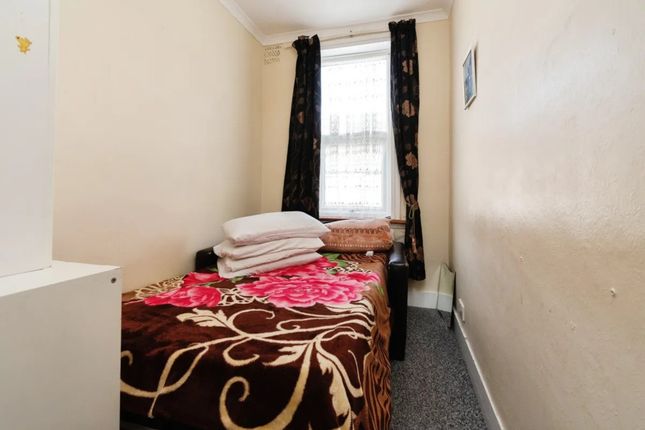 Terraced house for sale in Stratford Road, Thornton Heath