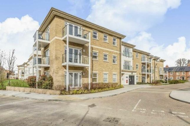 Thumbnail Flat to rent in Sunbury, Sunbury-On-Thames