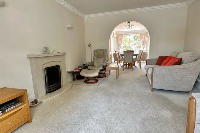 2, Kivernell Place, Lymington photo 3