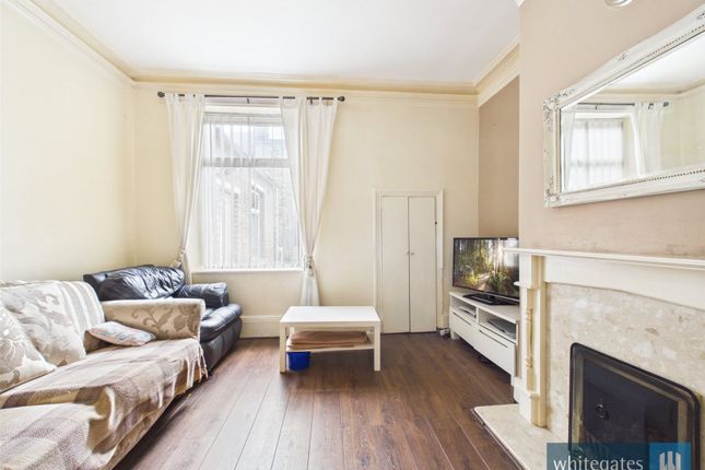 13, Summerseat Place, West Yorkshire photo 2