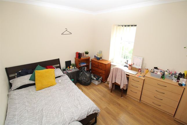 Room to rent in Wood Road, Treforest, Pontypridd