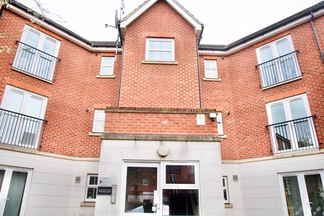 Flat for sale in Pettacre Close, West Thamesmead