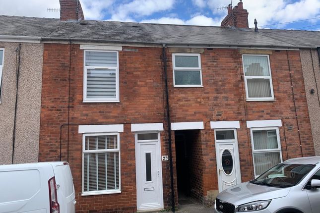 2-bed house on 25, New Hall Road, CHESTERFIELD, £950/mo