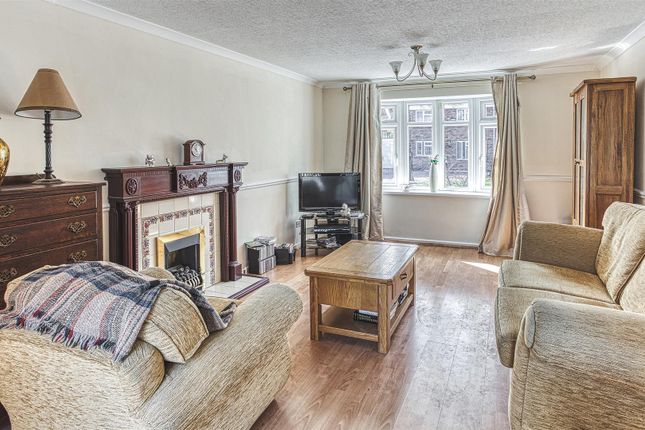 16, Maree Close, Derby photo 3