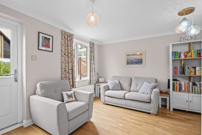 4, Cropton Rise, Milton Keynes photo 5