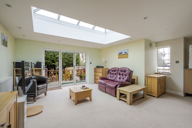 13, Beverley Rise, Billericay photo 4