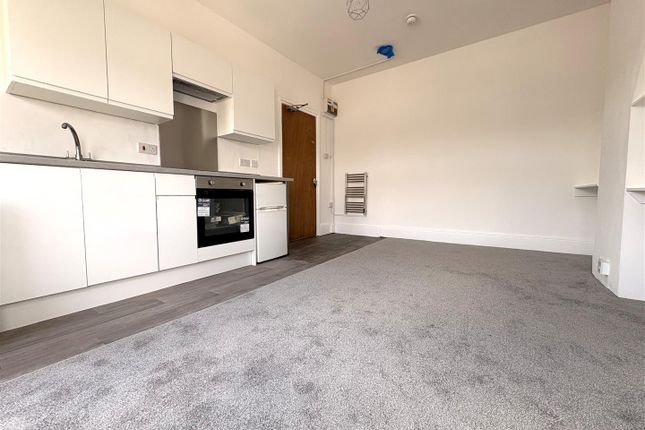 72B, Baring Road, London photo 3