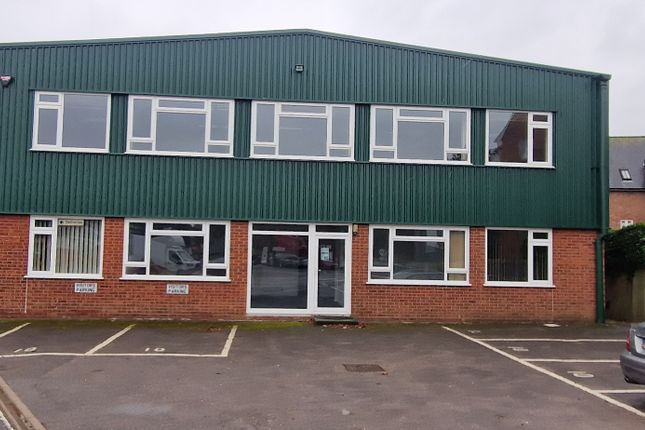 Industrial to let in 10 Carvers Trading Estate, Southampton Road, Ringwood