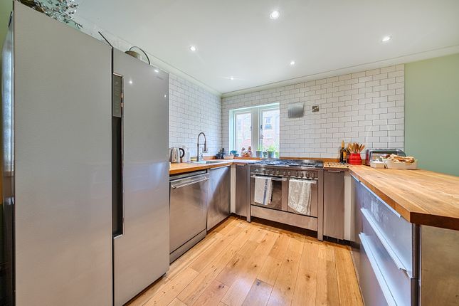 32, Victoria Road, Hebden Bridge photo 2