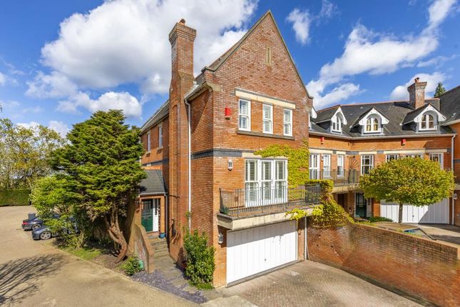 Town house for sale in Chapel Square, Virginia Water