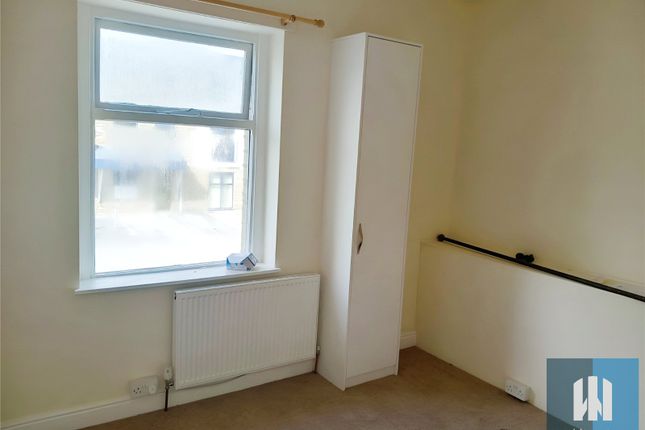 5, Schofield Lane, Huddersfield photo 5