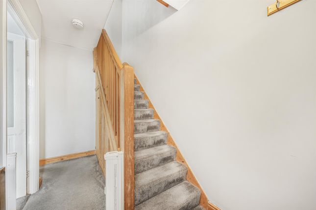 4, Harlow Road, London photo 3