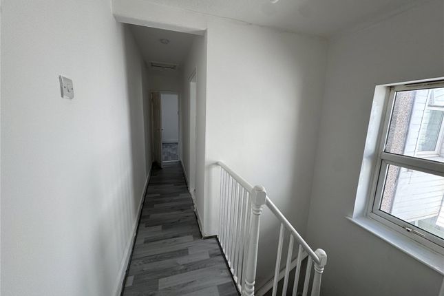 24, Binsteed Road, Portsmouth photo 3