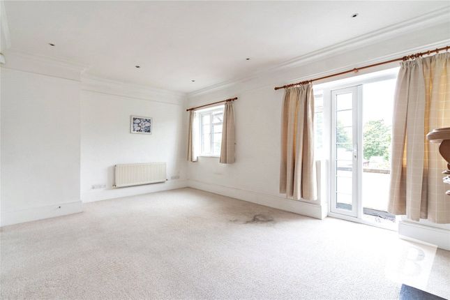 11, Byron Mansions, Upminster photo 3