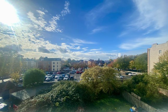 5 Suffolk House, 82 Eastgate Street, Gloucester photo 2