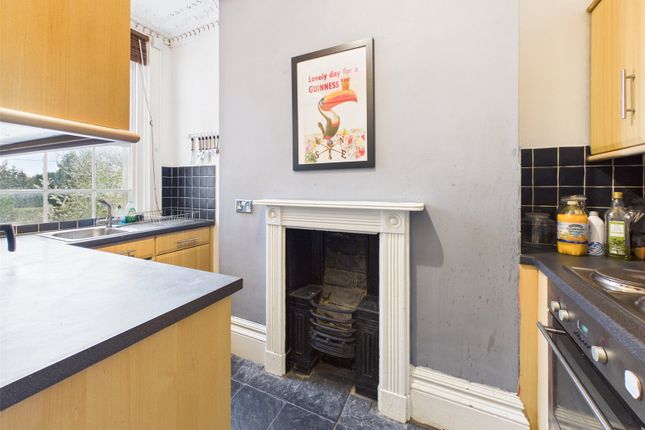 Flat  3, 97, London Road, Gloucestershire photo 4