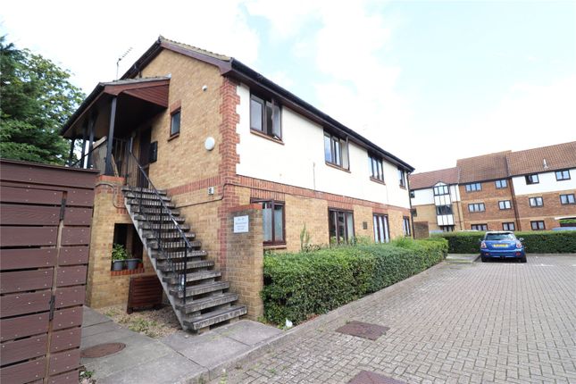 Studio flat on 60, Heron Court, Colindale, £190,000