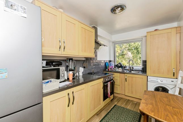 Flat 17, Helicon House,, Oak Road, West Sussex photo 2