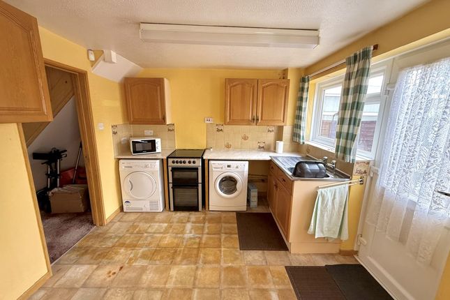27, Champney Close, Whitehill photo 2