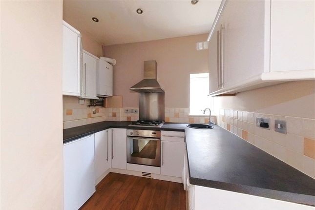 Flat for sale in Park Street, Colnbrook, Slough