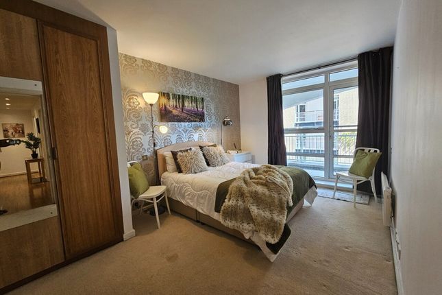 Flat to rent in Anchorage Point, 42 Cuba Street, London